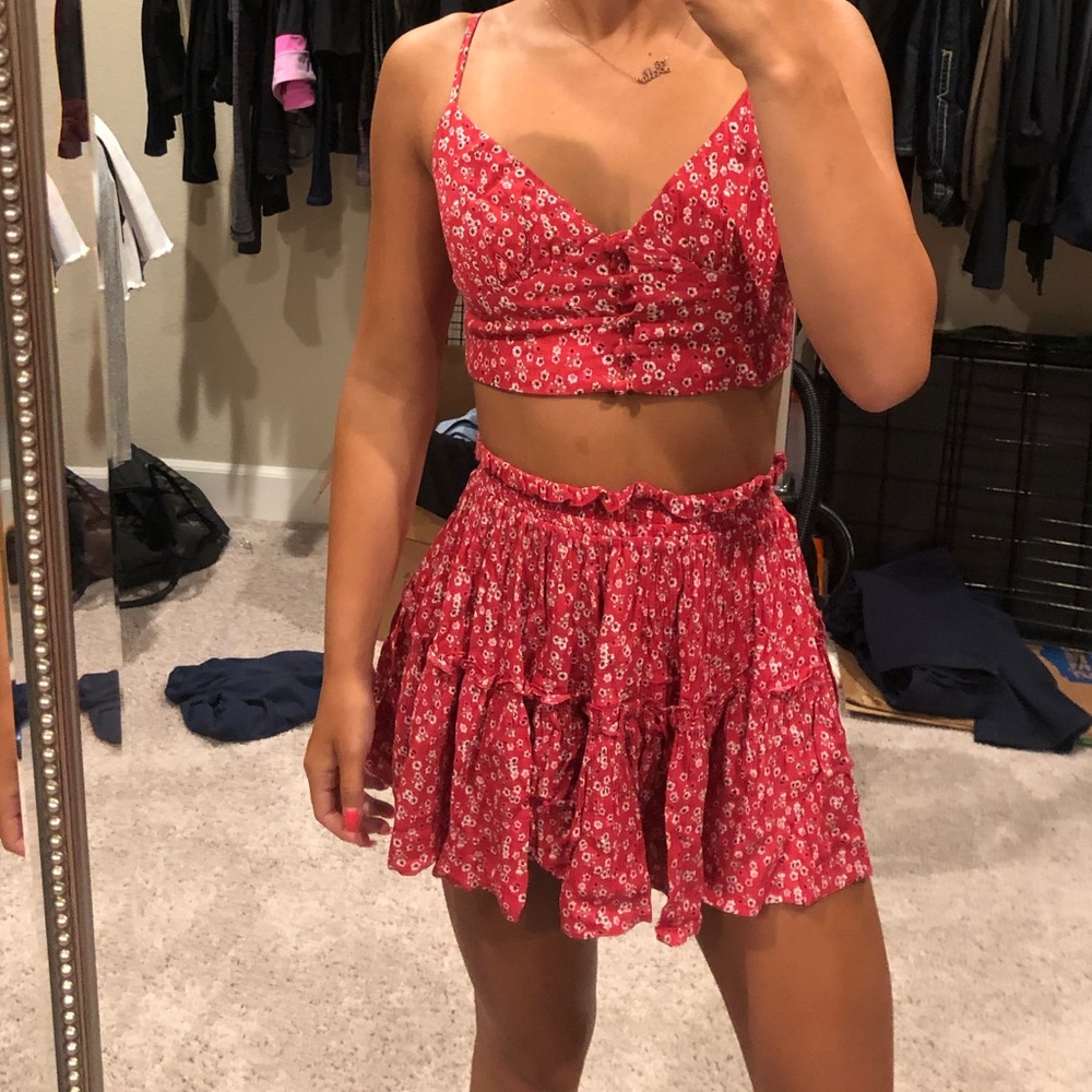 Set - Picture 2 of 2